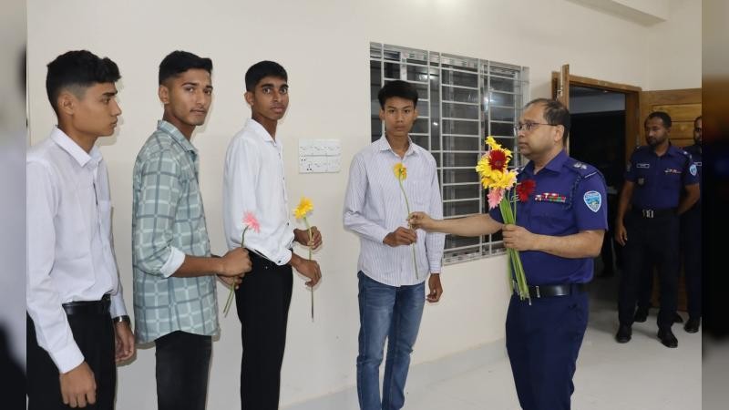 মেধা ও যোগ্যতায় খাগড়াছড়িতে পুলিশে চূড়ান্ত নিয়োগ পেলেন ১২ জন
