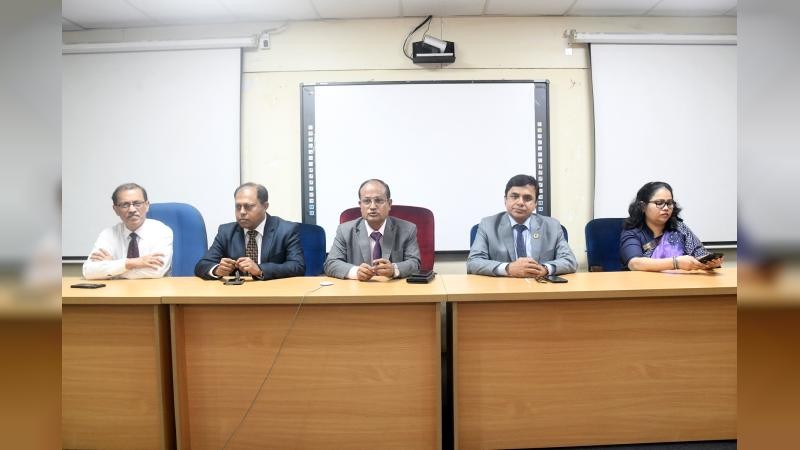 ঢাবির নতুন উপ-উপাচার্য হলেন অধ্যাপক আলমোজাদ্দেদী আলফেছানী