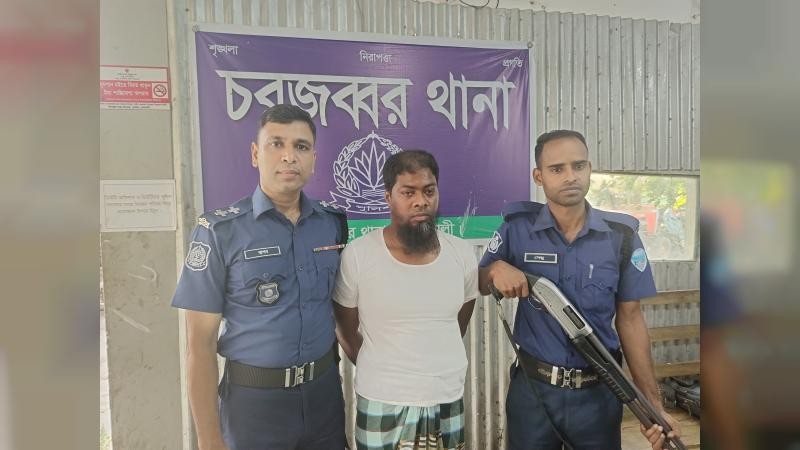 নোয়াখালীতে ছাত্রীর সাথে শ্লীলতাহানির মামলায় অভিযুক্ত মাদ্রাসা শিক্ষক গ্রেফতার