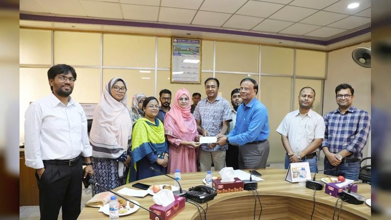 যবিপ্রবির অসচ্ছল মেধাবী শিক্ষার্থীদের ৫০ লক্ষ টাকা অনুদান