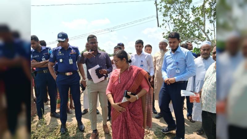 পাংশায় খাল খনন কার্যক্রম পরিদর্শন করলেন জেলা প্রশাসক