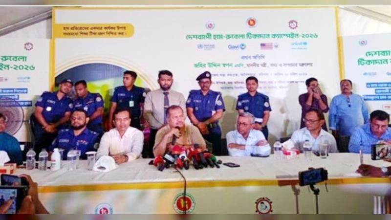 আগৈলঝাড়ায় হাম-রুবেলা টিকাদান কর্মসূচির উদ্বোধন করলেন জহির উদ্দিন