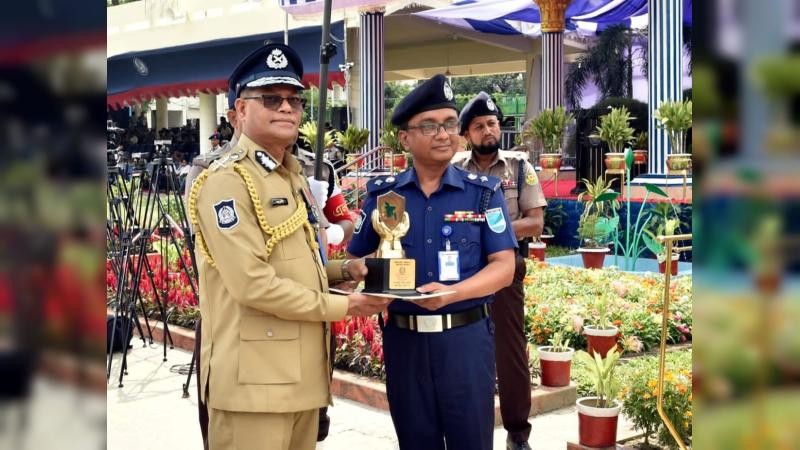 অবৈধ অস্ত্র উদ্ধারে দেশসেরা রাজবাড়ী পুলিশ সুপার
