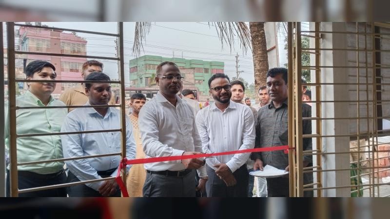 হবিরবাড়ী ইউনিয়ন ভূমি অফিস পরিদর্শনে জেলা প্রশাসক