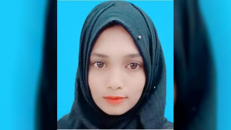 জাতীয় পতাকা নামাতে গিয়ে বিদ্যুৎস্পৃষ্ট হয়ে নারীর মৃত্যু