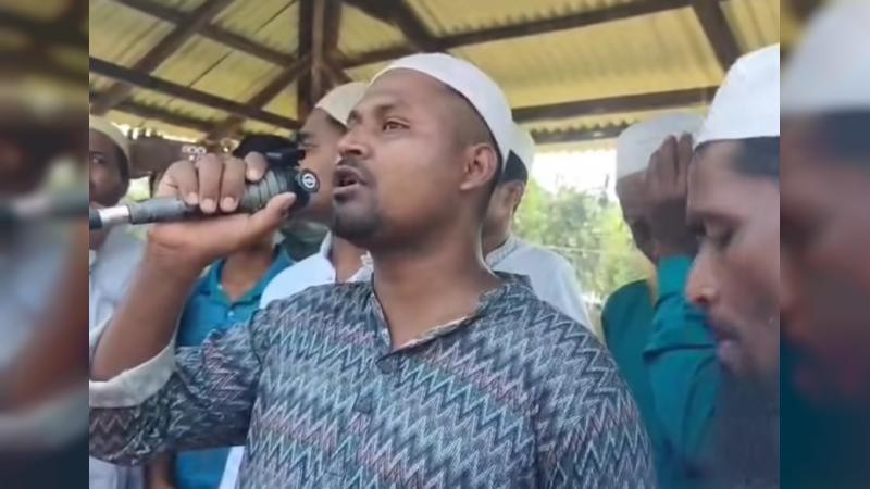 ‘মায়ের মৃত্যুর বদৌলতে  কবরস্থানে আসার সুযোগ পেয়েছি’