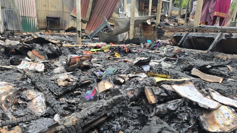ভালুকায় ভয়াবহ অগ্নিকাণ্ডে সাতটি ঘর পুড়ে প্রায় ২০ লাখ টাকার ক্ষতি