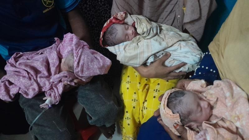 নাটোরে দিনমজুরের ঘরে তিন যমজ পুত্রসন্তান, আনন্দের মাঝেও দুশ্চিন্তায় পরিবার