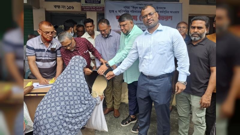 জয়পুরহাটে ভিজিএফের চাল বিতরণ, ৪৬২৫ পরিবার পেল সহায়তা