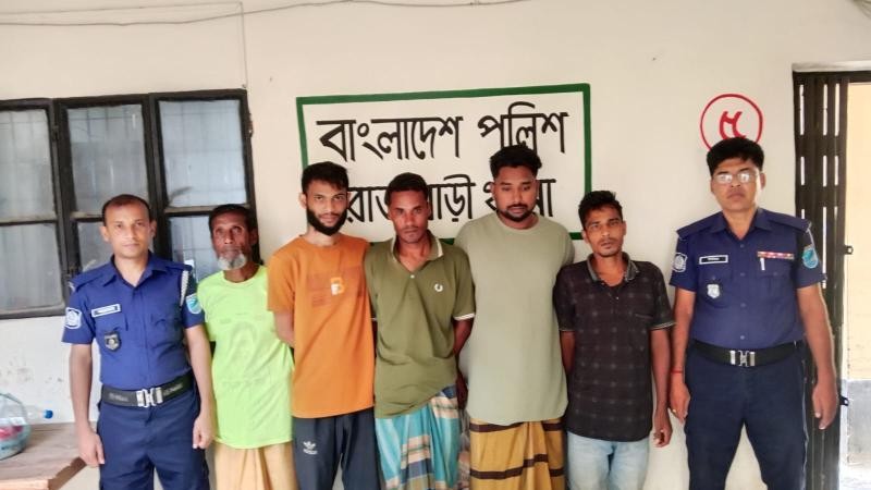 রাজবাড়ীতে ধর্ষনের চেষ্টায় দুই আসামী সহ ৫ জন গ্রেপ্তার