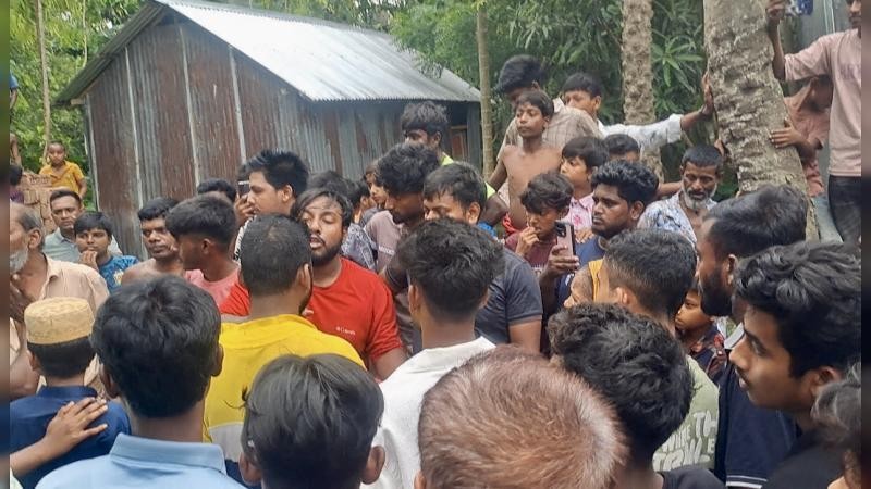 গাজিপুর থেকে মোটরসাইকেল চুরি করতে এসে নাটোরে গণধোলাই খেলেন যুবক