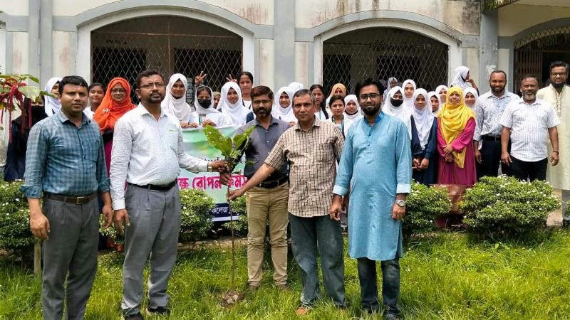গৌরীপুর মহিলা কলেজে বৃক্ষরোপণ কর্মসূচির উদ্বোধন