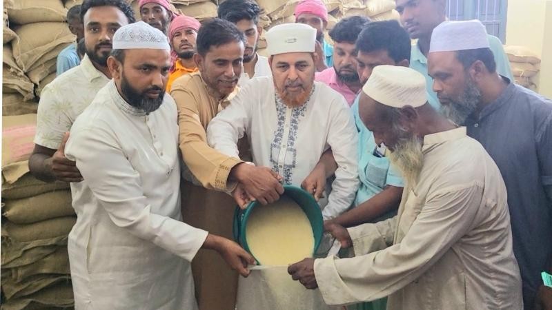 উল্লাপাড়ায় ভিজিএফ চাল বিতরণের উদ্বোধন করলেন এমপি রফিকুল ইসলাম