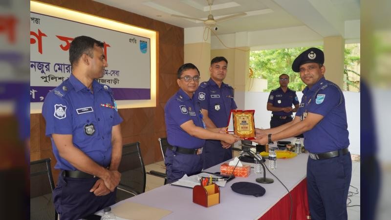 রাজবাড়ী জেলার শ্রেষ্ঠ ওসি সদর থানার উত্তম কুমার ঘোষ