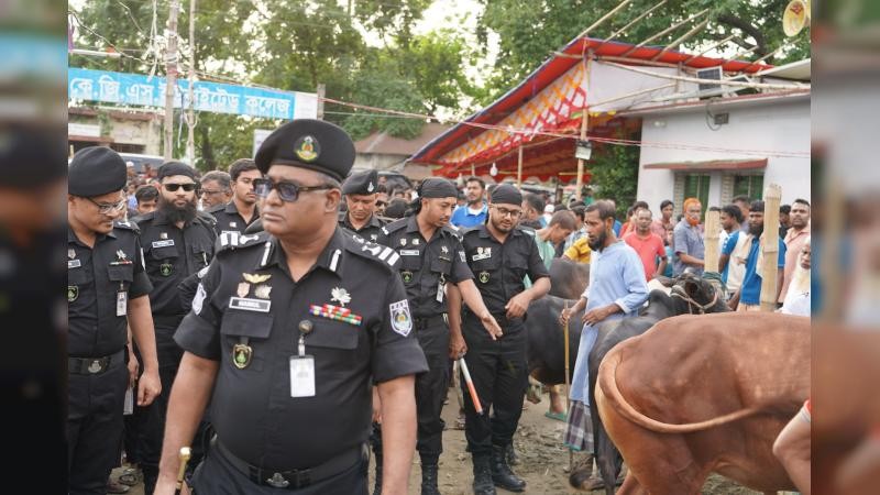 ঈদযাত্রা ও পশুর হাটে নিরাপত্তায় কঠোর অবস্থানে র‍্যাব-১৪