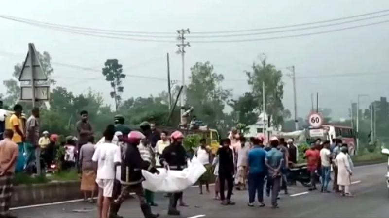 বগুড়ায় সড়ক দুর্ঘটনায় বাবা-মেয়ে নিহত, আহত ১