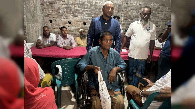 নাটোরে সুবিধাবঞ্চিত এক হাজার পরিবার পেল ঈদ সামগ্রী