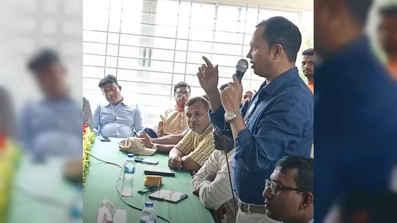 তাহিরপুরে ক্ষতিগ্রস্ত কৃষকদের মধ্যে নগদ টাকা ও চাল বিতরণ