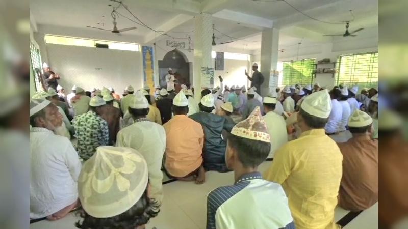 কিশোরগঞ্জে একদিন আগেই ঈদুল আজহার জামাত আদায় ও কুরবানি