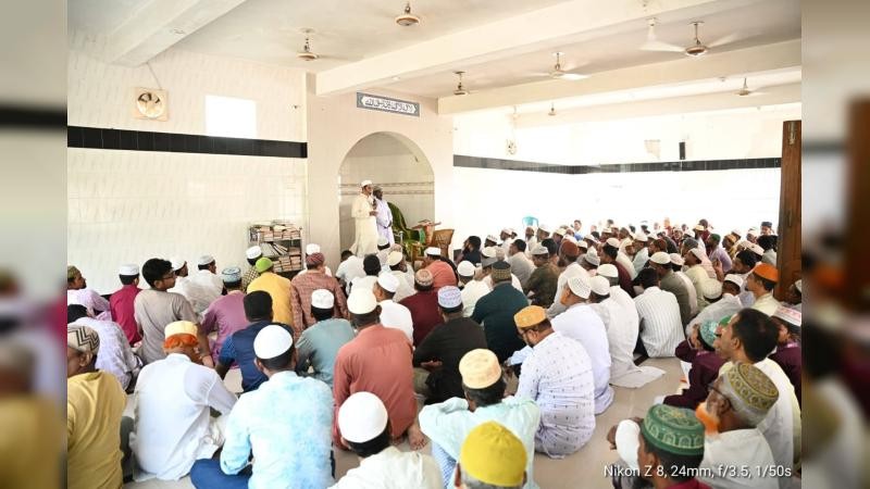 পাথরঘাটায় ঈদের নামাজ আদায় করলেন চীফ হুইপ