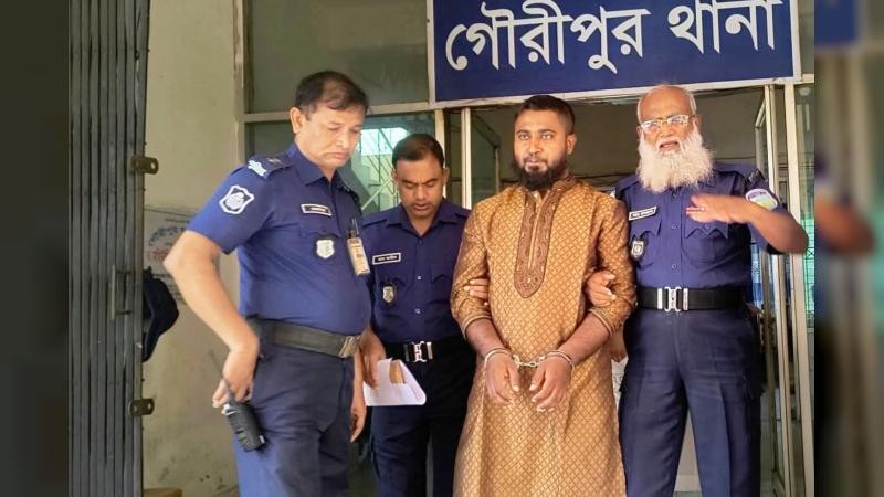ঈদ করতে এসে পরোয়ানাভুক্ত স্বেচ্ছাসেবক লীগ নেতা গ্রেফতার