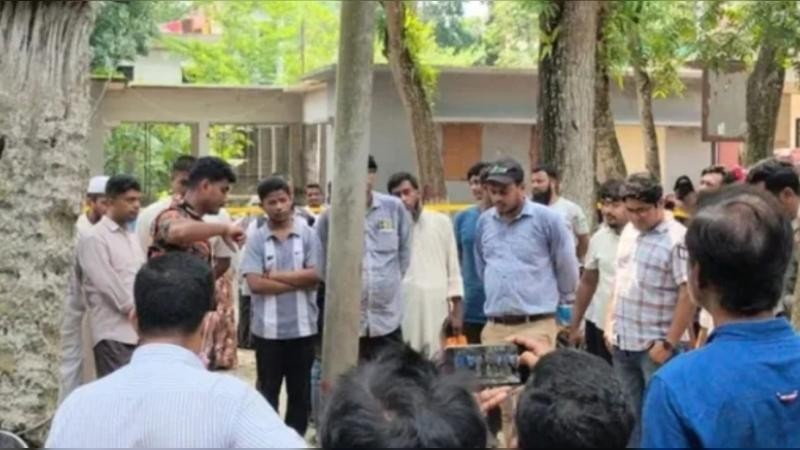 শরীয়তপুরে মাটি গরম হয়ে ধোঁয়া ওঠা নিয়ে যে তথ্য দিলো বাপেক্স