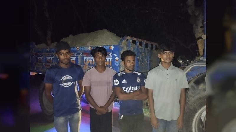 সালথায় অবৈধভাবে মাটি ও বালু উত্তোলনের দায়ে অর্ধলক্ষ টাকা জরিমানা 