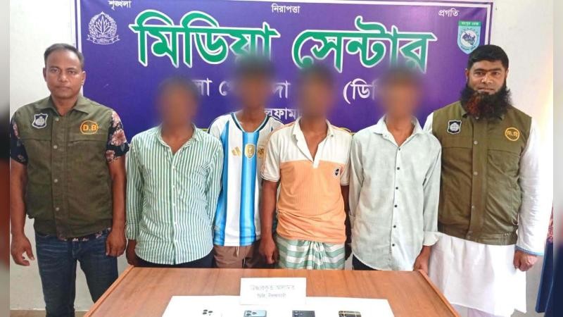 কিশোরগঞ্জে ডিবির জালে ৪ ভিসা প্রতারক