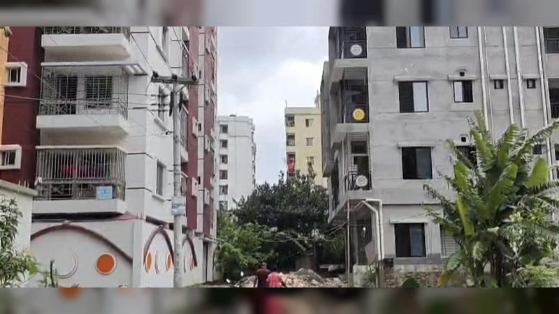 আশুলিয়ায় নির্মাণাধীন ভবনের সেপটিক ট্যাংকে পড়ে রাজমিস্ত্রীর মৃত্যু