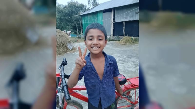 মোবাইল ফোন না দেওয়ায় অভিমান করে শিশুর আত্মহত্যা