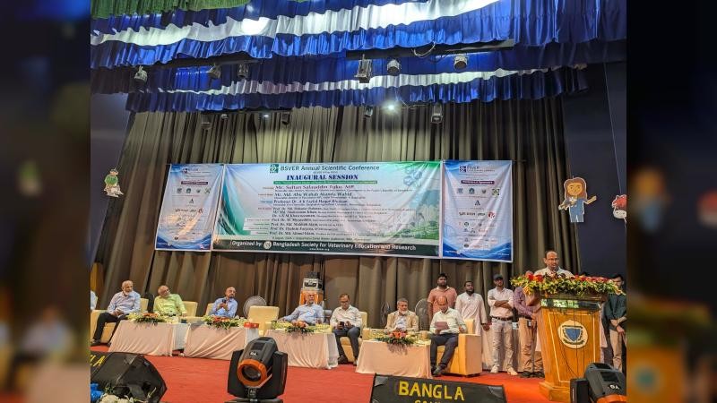 বাকৃবিতে প্রাণী চিকিৎসক ও বিজ্ঞানীদের ৩২তম বৈজ্ঞানিক সম্মেলনের উদ্বোধন অনুষ্ঠিত