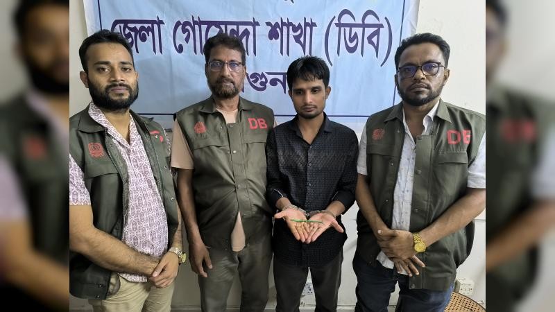বরগুনায় ডিবির অভিযানে ২০ পিস ইয়াবাসহ আটক ১