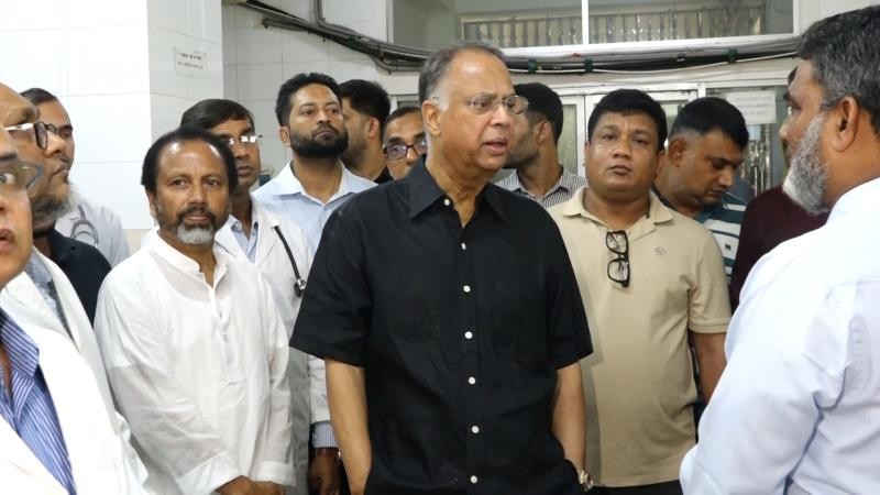 হাসপাতাল পরিদর্শন করলেন বিদ্যুতমন্ত্রী