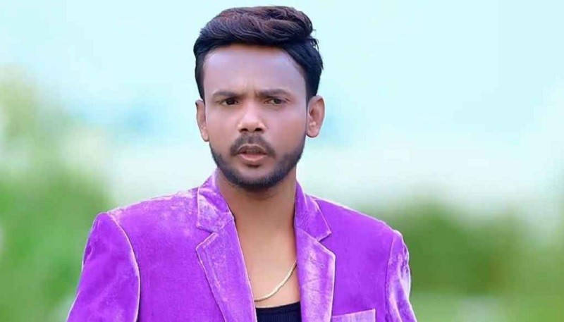 সাবেক স্ত্রী সাথী খাতুনসহ তিনজনের বিরুদ্ধে হিরো আলমের চাঁদাবাজির মামলা