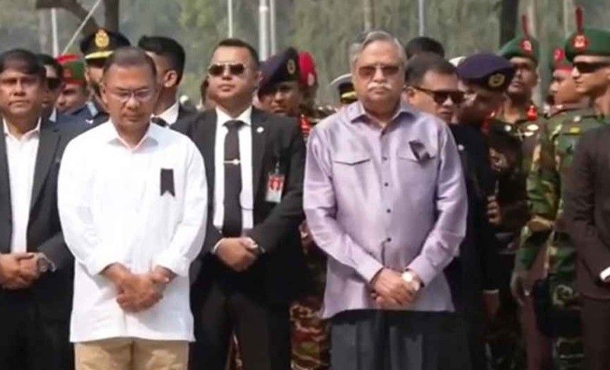 পিলখানা হত্যাকাণ্ডে শহীদদের প্রতি রাষ্ট্রপতি ও প্রধানমন্ত্রীর শ্রদ্ধা