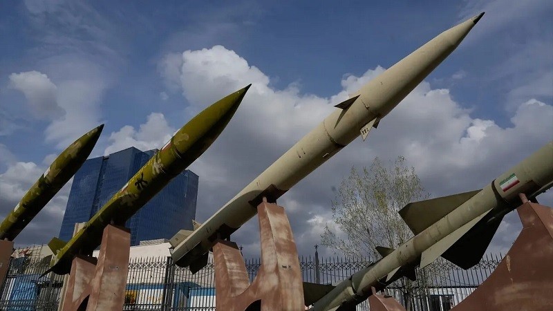 ভারত-পাকিস্তানসহ ৪ দেশের নাম লিখে ক্ষেপণাস্ত্র ছুড়ল ইরান