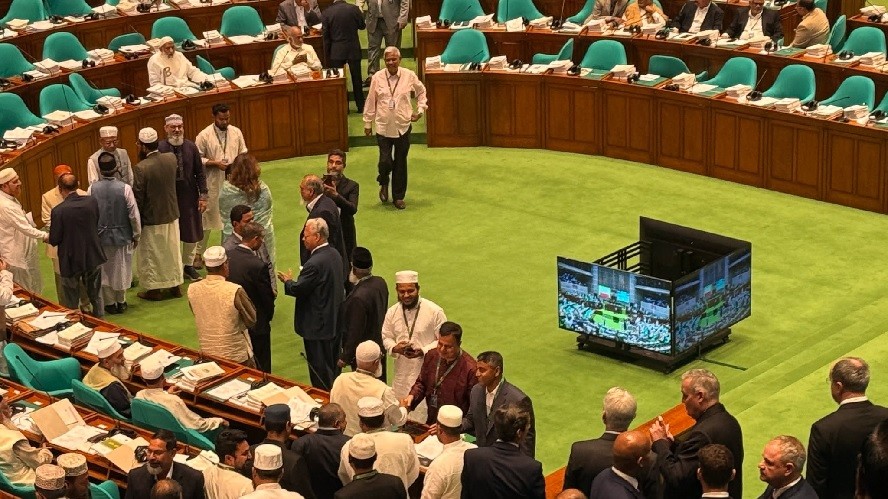 সংসদের অধিবেশন থেকে ফের বিরোধী দলের ওয়াকআউট