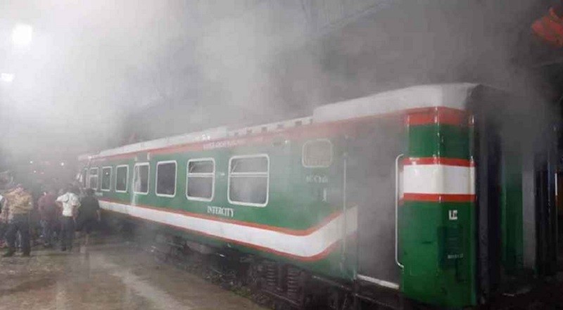 উপবন এক্সপ্রেসে আগুন, সিলেটের সঙ্গে সারাদেশের রেল যোগাযোগ বন্ধ