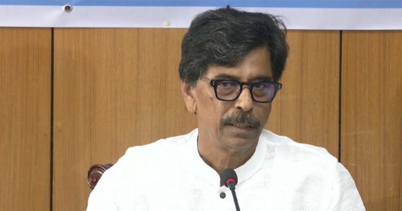 ইলিশের দাম নাগালে আনার উপায় জানালেন মৎস্যমন্ত্রী