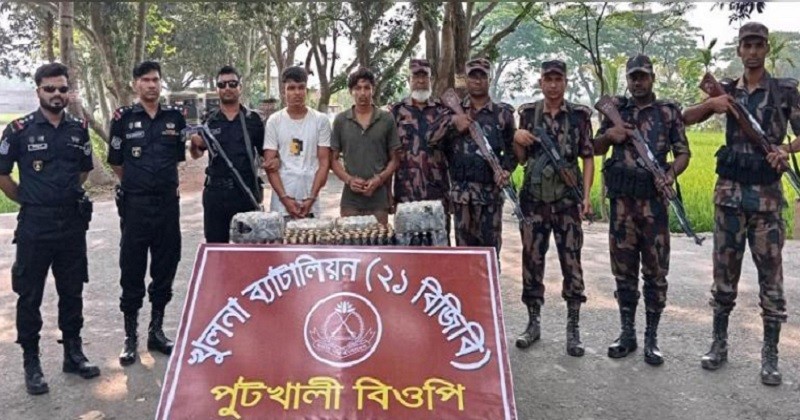 বেনাপোল সীমান্তে যৌথ অভিযানে ৩৭২ বোতল ফেনসিডিলসহ আটক ২