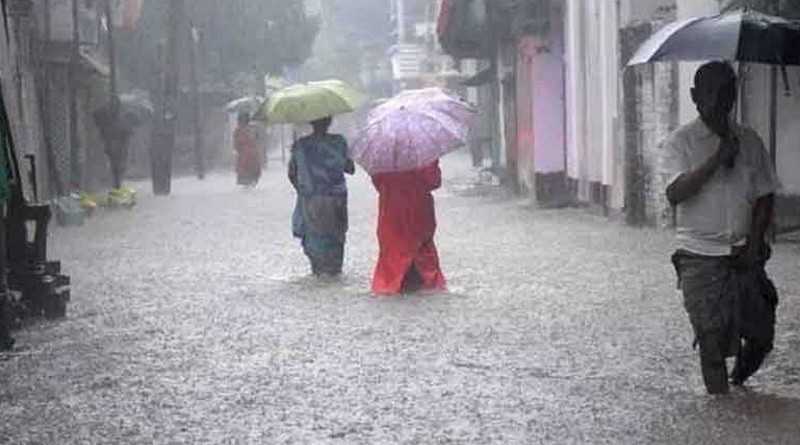 ৪০ জেলায় তীব্র তাপপ্রবাহে জনজীবন ওষ্ঠাগত, বৃহস্পতিবার থেকে বৃষ্টির স্বস্তির বার্তা আবহাওয়া অফিসের