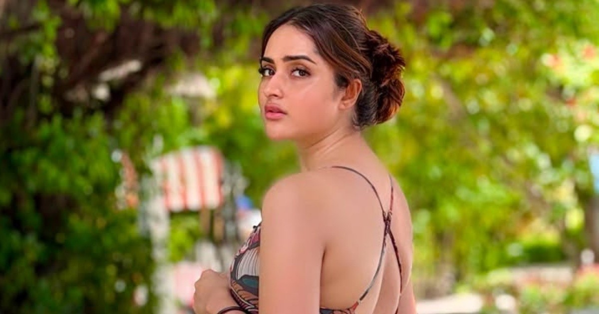 মালদ্বীপে অবকাশযাপনের রোমাঞ্চকর ভিডিও প্রকাশ করে ভক্তদের বিশেষ বার্তা দিলেন অভিনেত্রী কেয়া পায়েল
