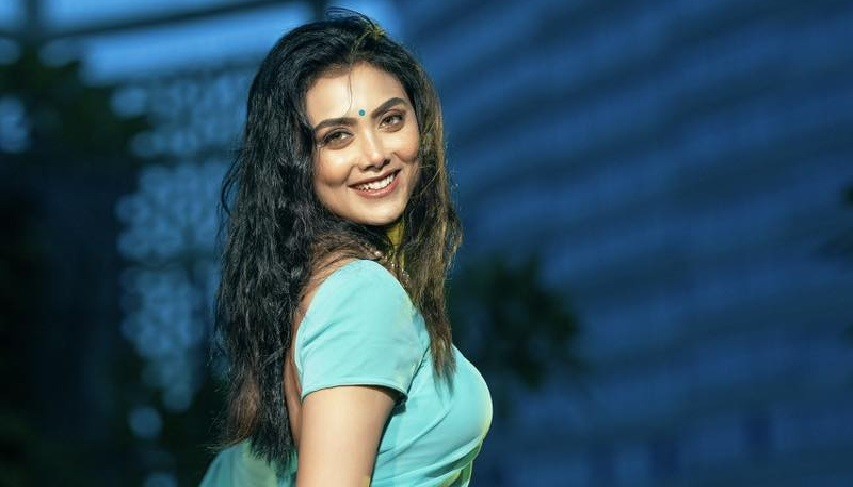 নাম বদলে যেভাবে দুই বাংলার পরিচিত মুখ হয়ে উঠলেন অভিনেত্রী ইধিকা পাল