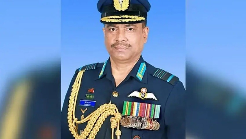 কাতারে গ্রেপ্তার বিমানবাহিনীর সাবেক প্রধান শেখ আব্দুল হান্নান
