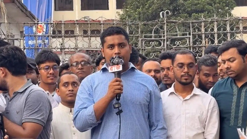 পকেটে টাকা নেই, মন খারাপ-এটাও বলা যাবে না: হাসনাত