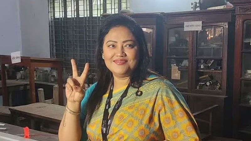 হারের শঙ্কায় মমতাজ