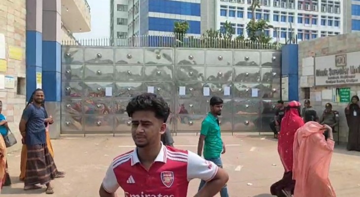 গাজীপুরে কারখানা বন্ধে শ্রমিকদের বিক্ষোভ
