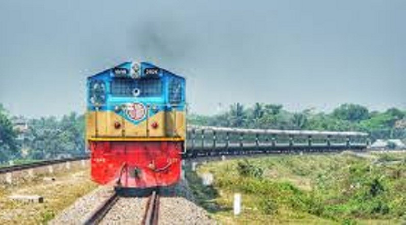 পাবনায় ট্রেনের বগি লাইনচ্যুত, ঢাকার সঙ্গে উত্তরবঙ্গের রেল যোগাযোগ বন্ধ