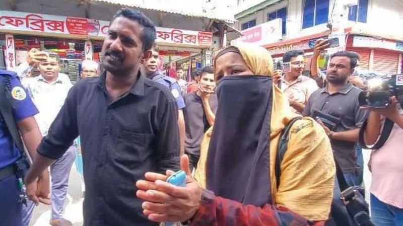 ১৯ লাখের পর আরও ৩৫ লাখ নিতে গিয়ে ধরা ব্ল্যাকমেইলকারী দম্পতি