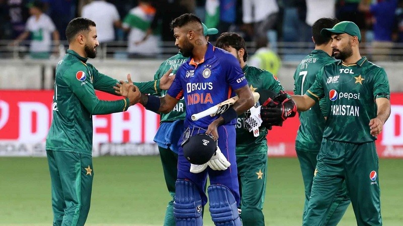 আজ মাঠে নামছে ভারত-পাকিস্তান